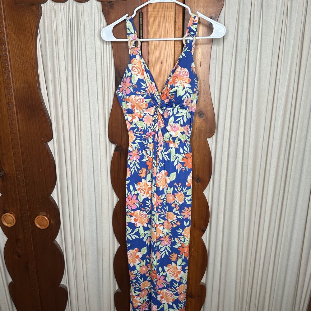 Harlow & Rose Floral V-Neck Maxi Dress